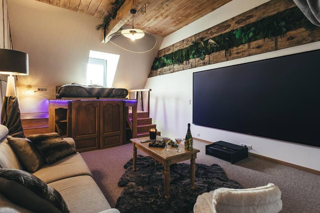 Le Duplex De L'Etoile Home Cinema Jacuzzi Et Sauna Privatif Longmesnil エクステリア 写真